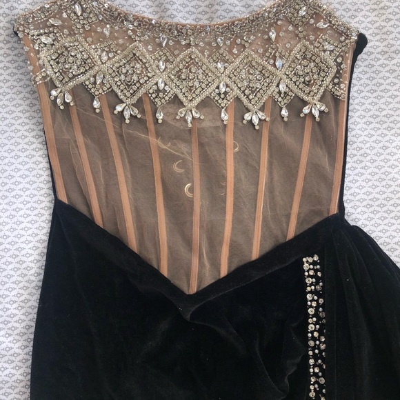 Beautiful formal black embellished dress - Picture 3 of 4